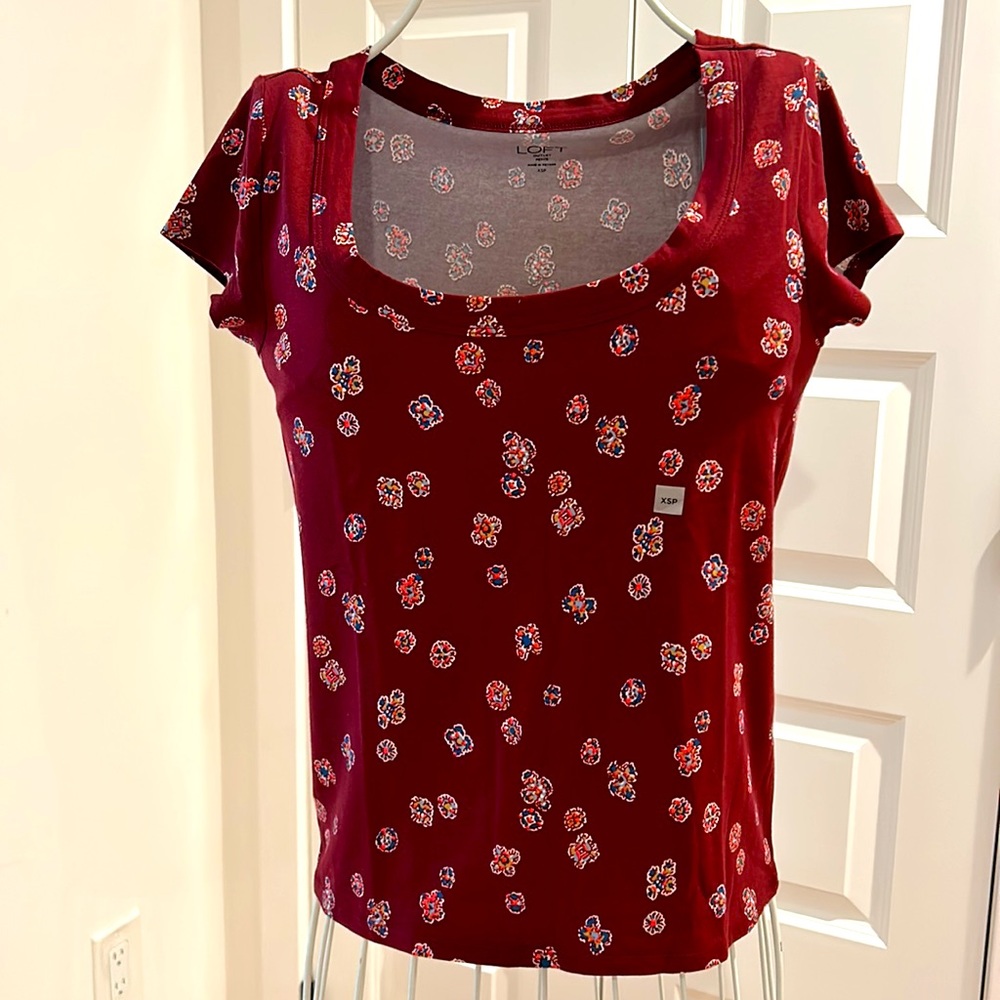NWT loft cotton scoop neck patterned tee
